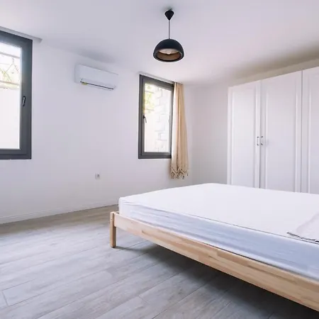 Διαμέρισμα Comfy Flat W Patio 3 Min To Beach In
