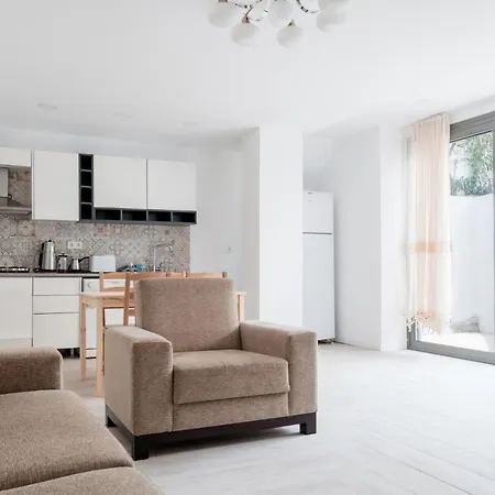 Διαμέρισμα Comfy Flat W Patio 3 Min To Beach In