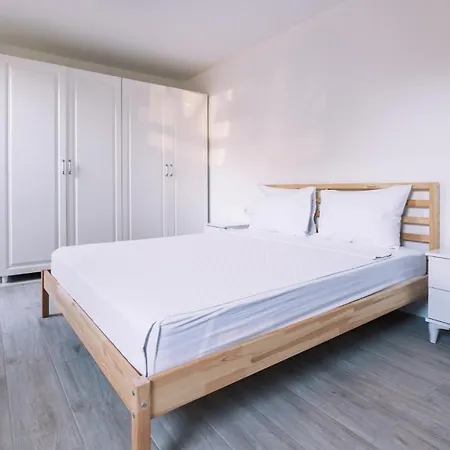 Διαμέρισμα Comfy Flat W Patio 3 Min To Beach In *