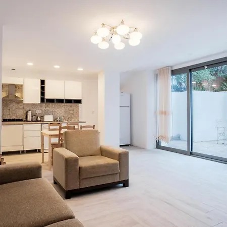 Διαμέρισμα Comfy Flat W Patio 3 Min To Beach In